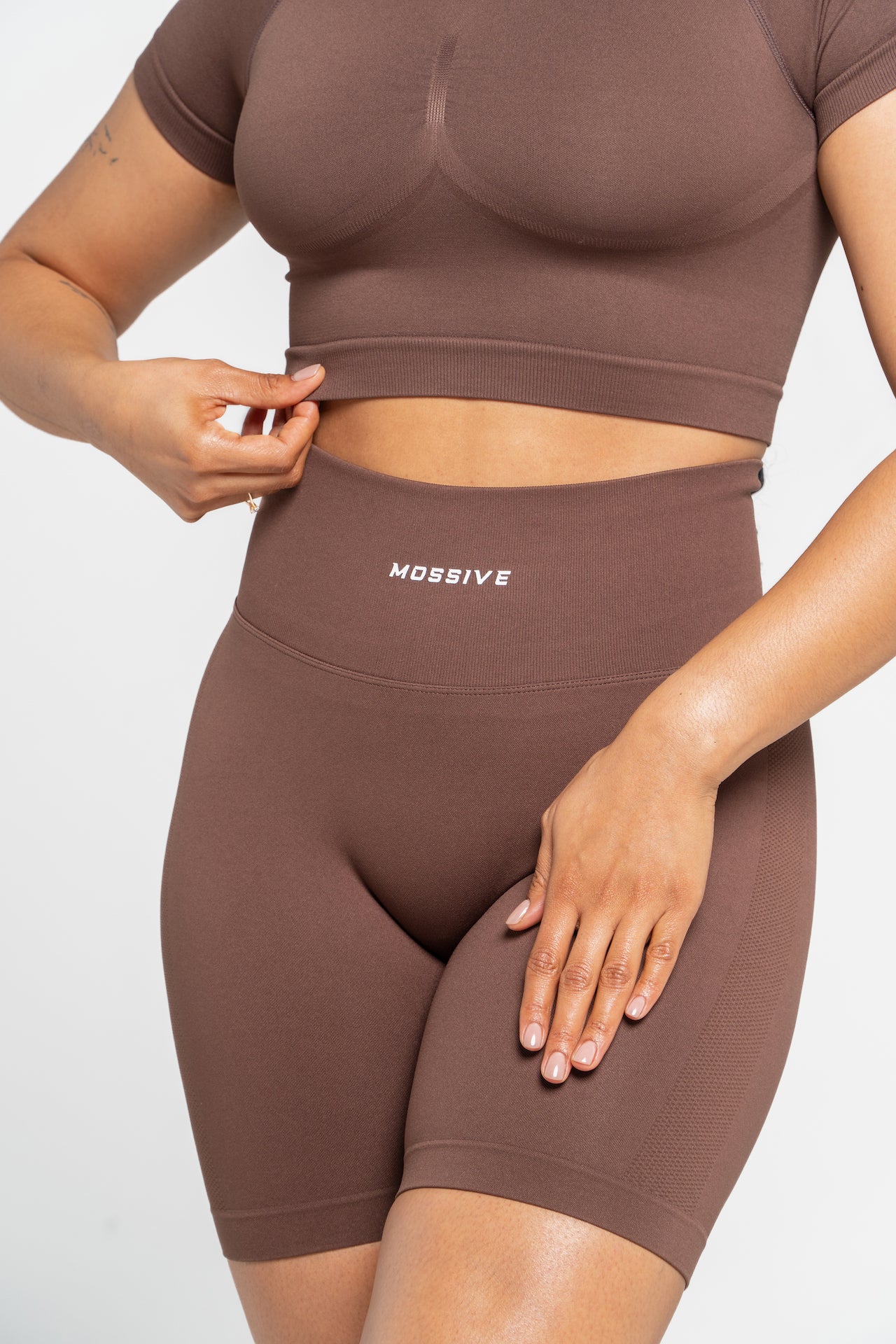 MOSSIVE Women's Crop Top and Biker Shorts Co-ord Set, Marrom
